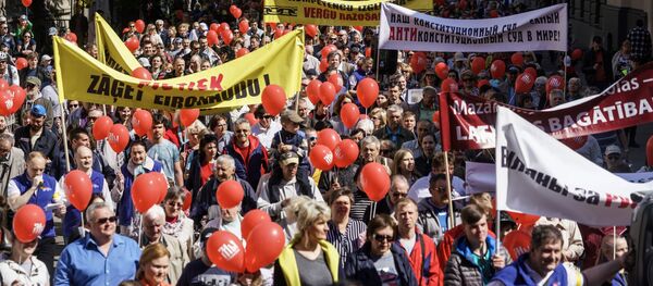 Акция Русского союза Латвии в защиту русских школ в Риге 1 мая 2019 года Акция Русского союза Латвии в защиту русских школ в Риге 1 мая 2019 года - Sputnik Латвия