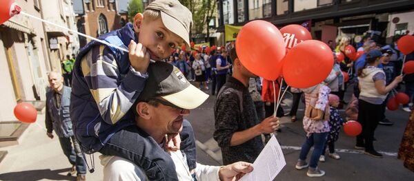 Акция Русского союза Латвии в защиту русских школ в Риге 1 мая 2019 года - Sputnik Латвия