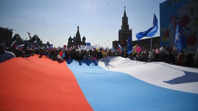 Участники первомайской демонстрации на Красной площади