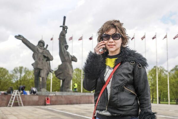 Страсти по памятнику Освободителям Риги: за монумент голосуют ногами - Sputnik Латвия