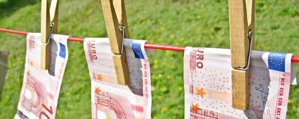 Евро на бельевой веревке Евро на бельевой веревке - Sputnik Latvija