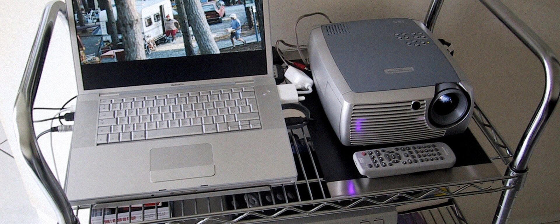 Оборудование для демонстрации мультимедиа материалов - Sputnik Латвия, 1920, 06.03.2023