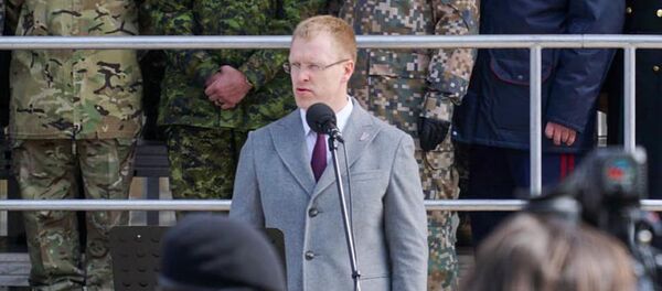 Мэр Даугавпилса Андрей Элксниньш на военном параде в Екабпилсе 4 мая 2019 года Мэр Даугавпилса Андрей Элксниньш на военном параде в Екабпилсе 4 мая 2019 года - Sputnik Latvija