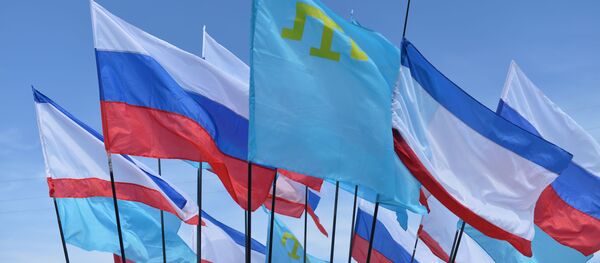 Флаги Российской Федерации, Республики Крым и крымских татар Флаги Российской Федерации, Республики Крым и крымских татар - Sputnik Latvija