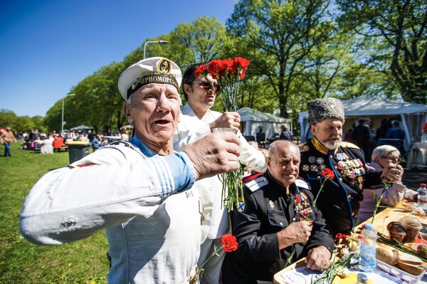 День Победы — народный праздник: его из истории Латвии не вычеркнуть - Sputnik Латвия