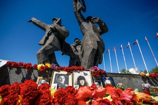 Памятник Освободителям в Риге - Sputnik Латвия