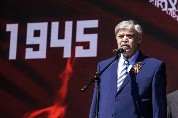Праздник Победы без борьбы: память, подсчеты и фраза дня Праздник Победы без борьбы: память, подсчеты и фраза дня - Sputnik Латвия