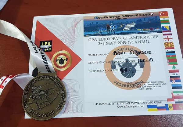 Вне конкуренции: латвийский пауэрлифтер победил на престижном чемпионате - Sputnik Латвия