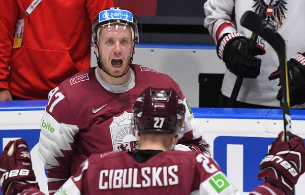 Латвия дожала австрийцев в третьем периоде - Sputnik Латвия