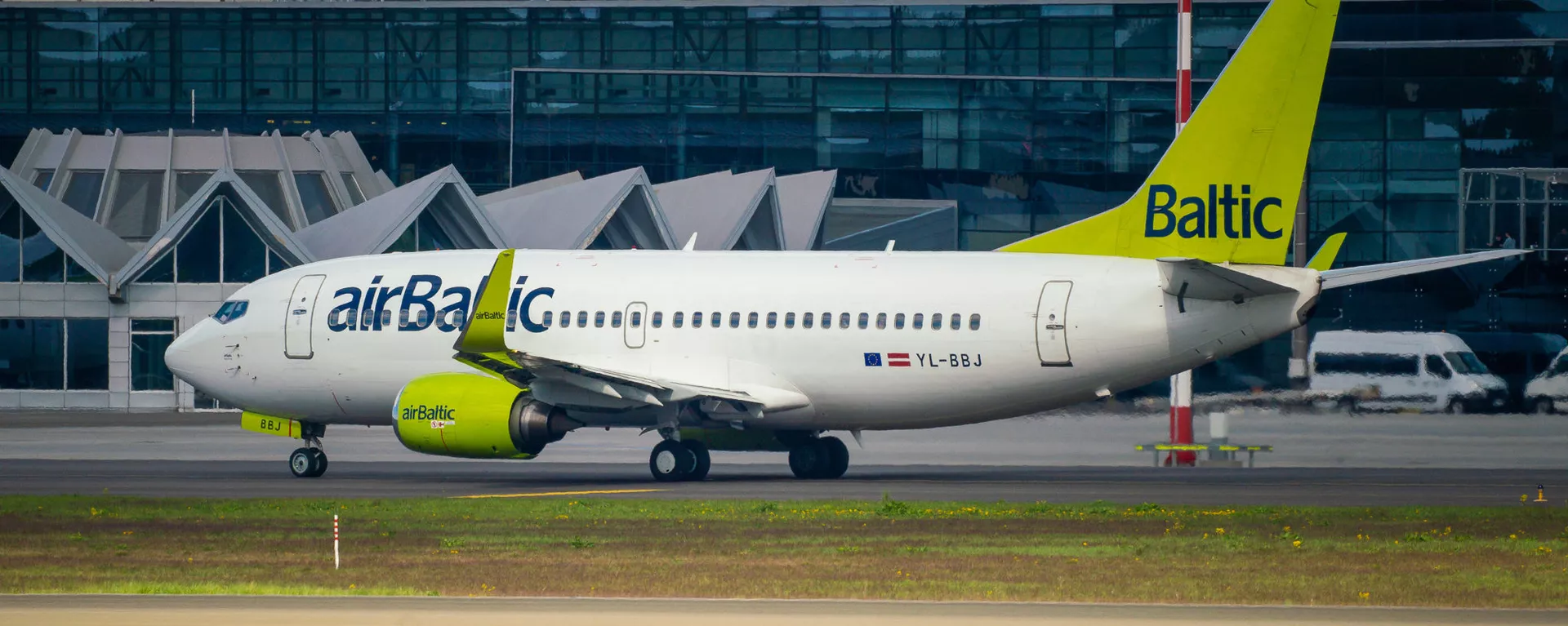 Самолет Boeing 737-36Q авиакомпании airBaltic в аэропорту Рига - Sputnik Латвия, 1920, 13.05.2022