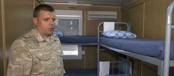 Российские военные провели экскурсию по базе Хмеймим в Сирии Российские военные провели экскурсию по базе Хмеймим в Сирии - Sputnik Латвия