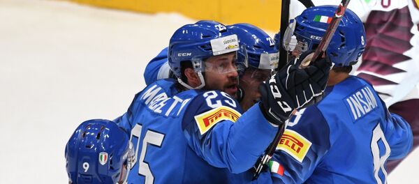 Итальянцы преждевременно радуются голу, заброшенному в ворота Латвии - Sputnik Латвия