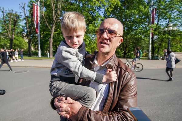 Ни латыши, ни русские: как жители Латвии поддерживают раскол общества Ни латыши, ни русские: как жители Латвии поддерживают раскол общества - Sputnik Латвия