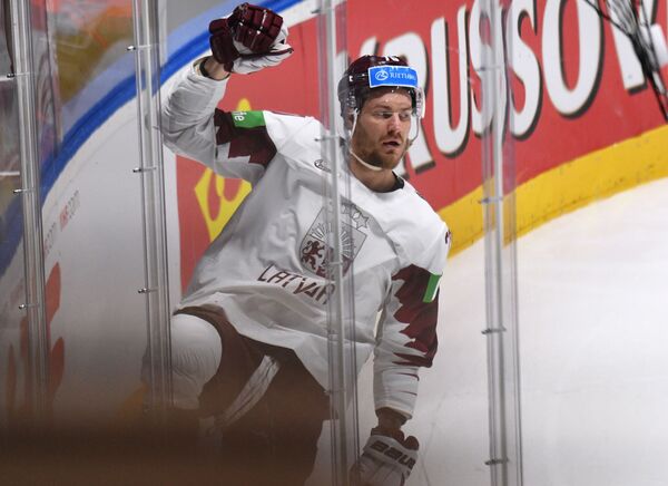 Латвия уступила Чехии, ведя в счете 2:0 - Sputnik Латвия