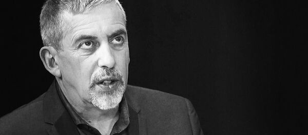 Итоги недели с Линдерманом: латышизация русских в Латвии скоро дойдет до роддома - Sputnik Латвия