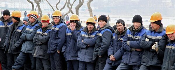 Трудовые мигранты, работающие на стройках. Архивное фото - Sputnik Латвия