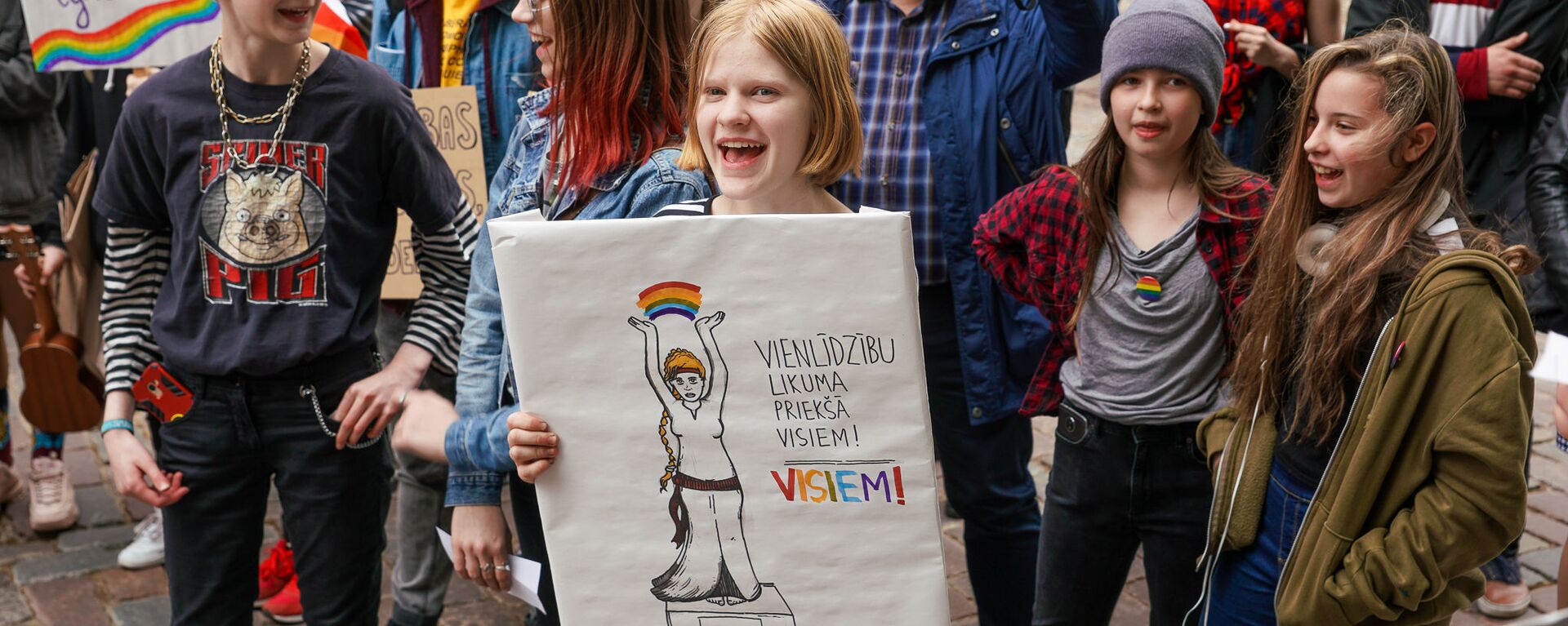  Пикет молодежной организации Протест за права представителей ЛГБТ - Sputnik Латвия, 1920, 18.05.2019