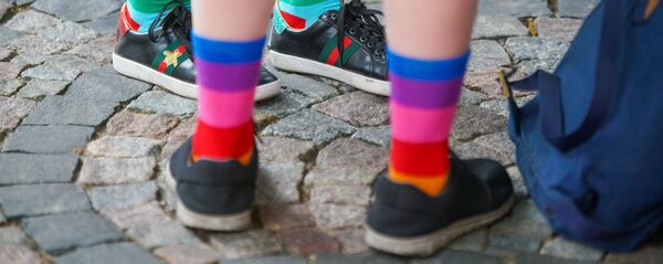 Пикет молодежной организации Протест за права представителей ЛГБТ  Пикет молодежной организации Протест за права представителей ЛГБТ - Sputnik Latvija