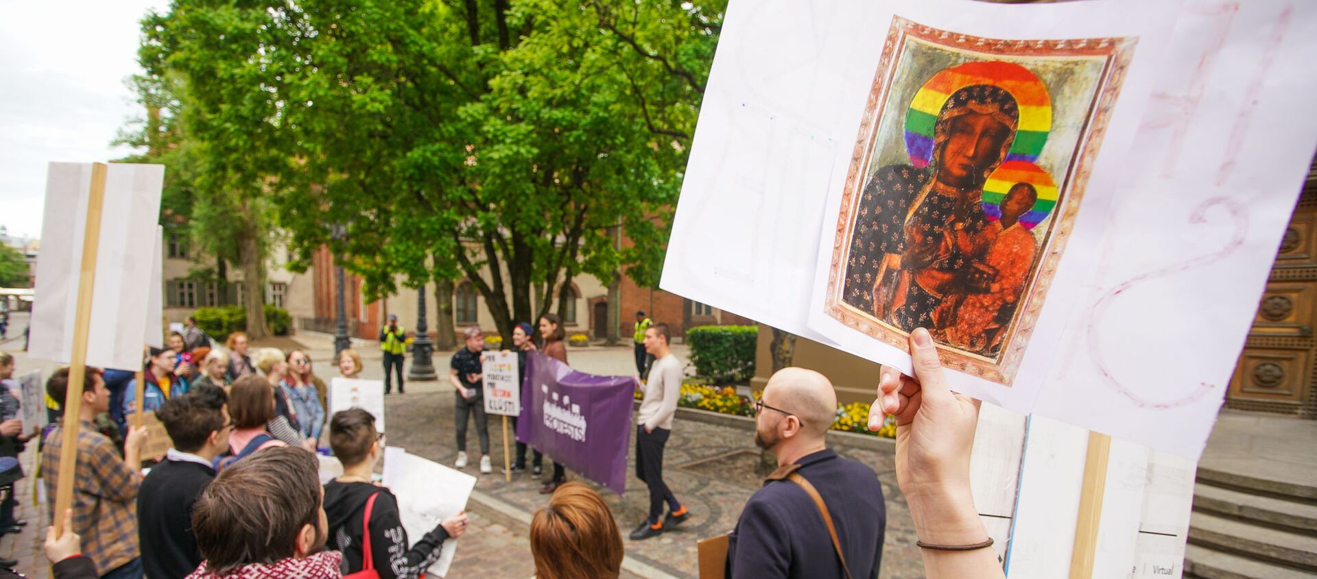  Пикет молодежной организации Протест за права представителей ЛГБТ - Sputnik Latvija, 1920, 21.06.2019