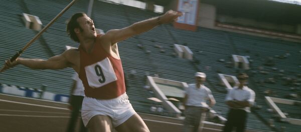 Янис Лусис метает копье. Чемпионат СССР по легкой атлетике. - Sputnik Латвия