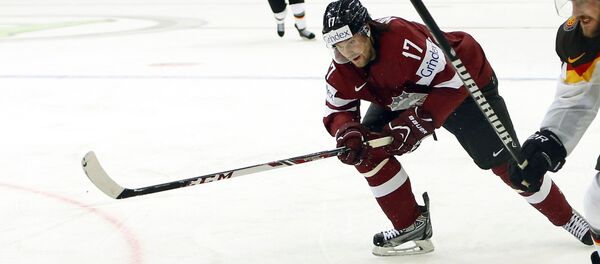 Хоккеист Александр Ниживий Хоккеист Александр Ниживий - Sputnik Латвия