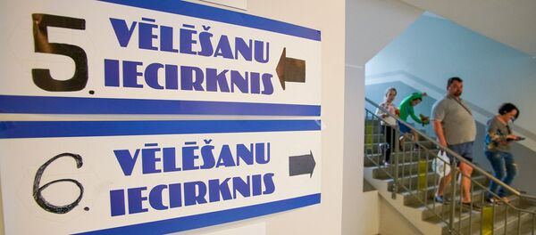 Голосование на выборах в Европарламент в Риге - Sputnik Latvija