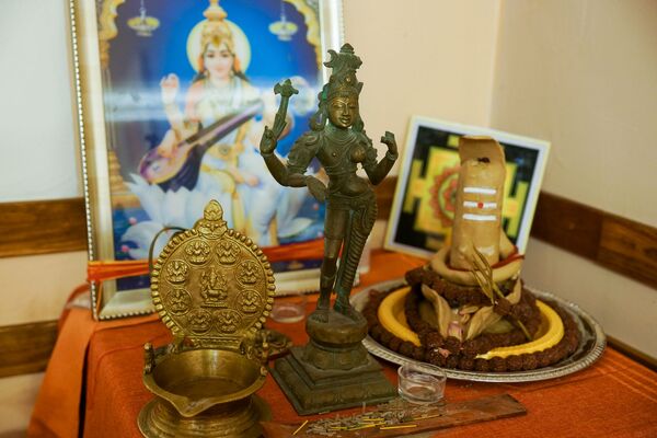 Латвия становится ближе к Индии: древние практики в центре Риги - Sputnik Латвия