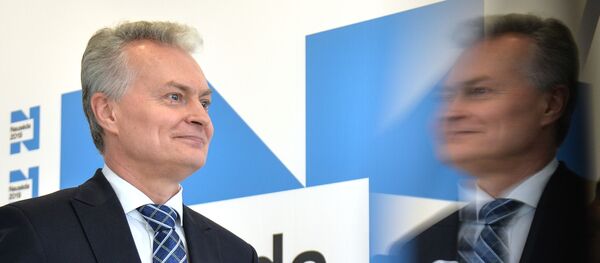 Выборы президента и два референдума проходят в Литве Выборы президента и два референдума проходят в Литве - Sputnik Latvija