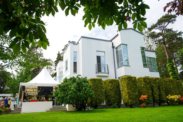 В гостях у Лаймы: певица назвала имена гостей, которые приедут на рандеву - Sputnik Латвия