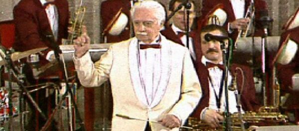 Легенда российского джаза Олег Лундстрем и его оркестр. Архивные кадры - Sputnik Латвия