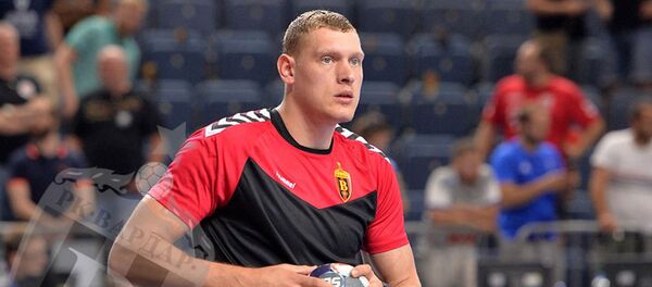 Латвийский гандболист Дайнис Криштопанс в матче Вардар - Барселона - Sputnik Латвия