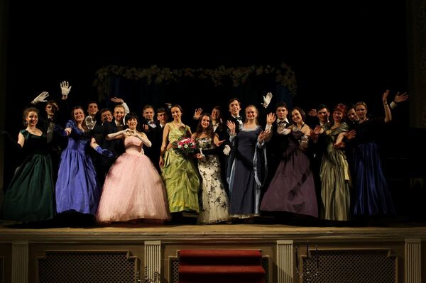 Очарование классического танца: благотворительный бал Дивного цвета в Риге - Sputnik Латвия