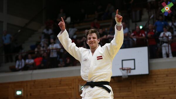 Латвиец Эмилс Геркенс выиграл золото на этапе юниорского Открытого Кубка Европы по дзюдо в австрийском Лайбнице - Sputnik Латвия