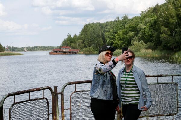 Фотографирование на реке в Припяти  - Sputnik Латвия