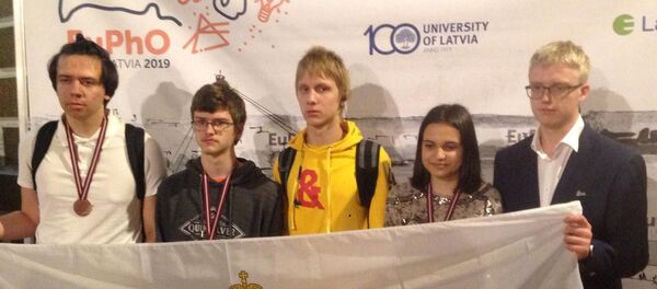 Сборная команда России завоевала 4 медали на Европейской олимпиаде по физике - 2019 - Sputnik Латвия