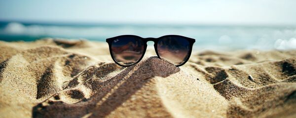 Очки на пляже Очки на пляже - Sputnik Latvija