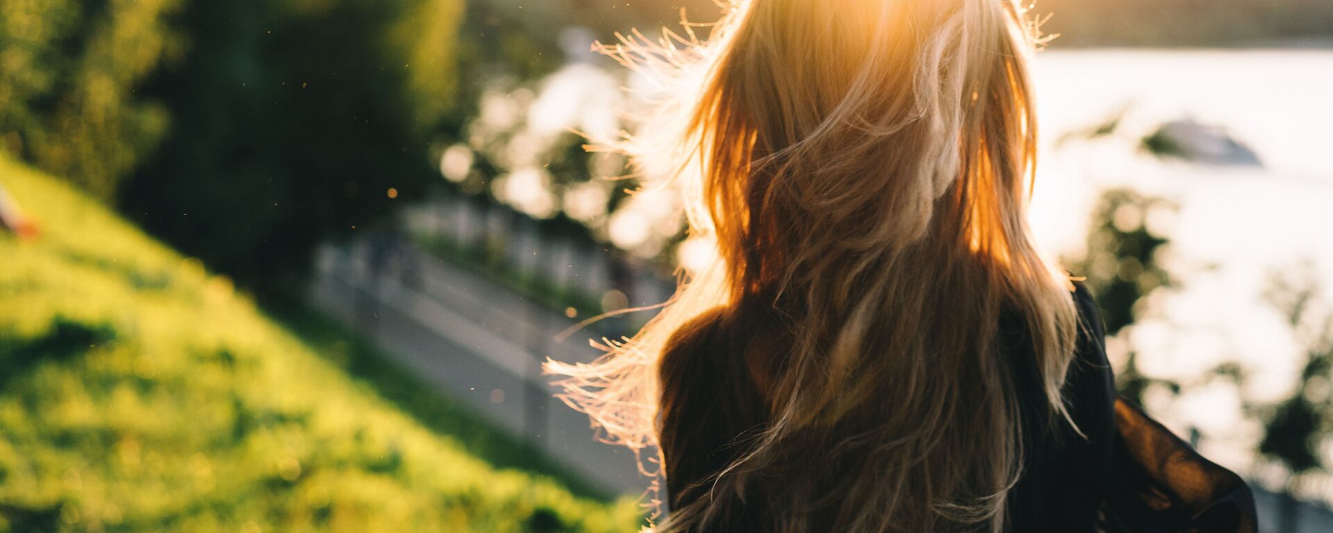 Силуэт девушки - Sputnik Латвия, 1920, 01.04.2026