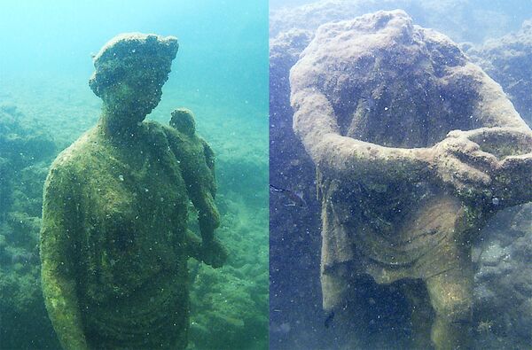 Статуи в подводном археологическом парке Байя, Италия - Sputnik Латвия