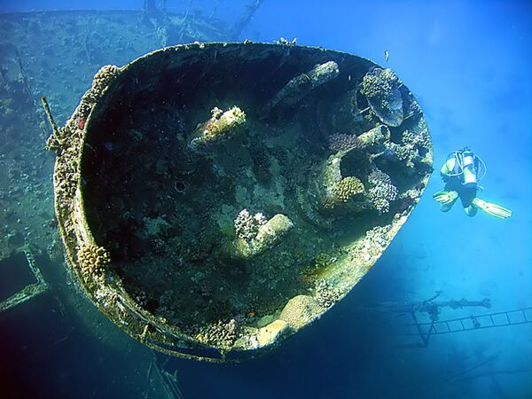 Судно Giannis D. затонувшее на рифе Риф Абу Нухас в Красном море  - Sputnik Латвия