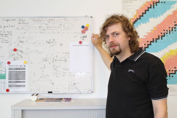 Наука в Латвии: оружие вместо мозгов? - Sputnik Латвия