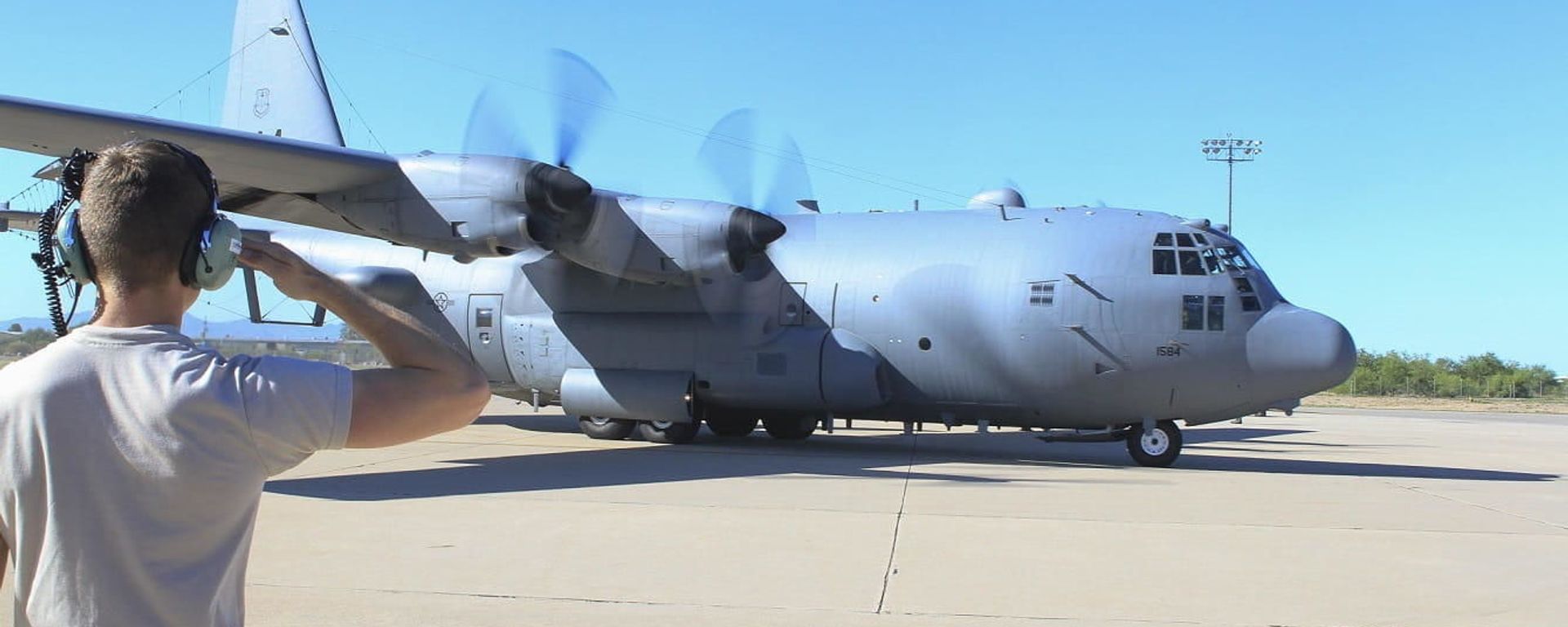 Самолет ВВС США EC-130H Compass Call - Sputnik Латвия, 1920, 21.08.2026