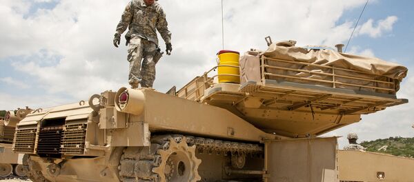 Танк-наводчик армии США  M1A1 Abrams - Sputnik Latvija