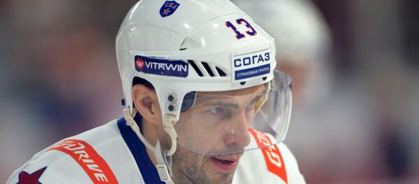 Игрок СКА Павел Дацюк в матче регулярного чемпионата Континентальной хоккейной лиги между ХК Автомобилист (Екатеринбург) и ХК СКА (Санкт-Петербург). Игрок СКА Павел Дацюк в матче регулярного чемпионата Континентальной хоккейной лиги между ХК Автомобилист (Екатеринбург) и ХК СКА (Санкт-Петербург). - Sputnik Латвия