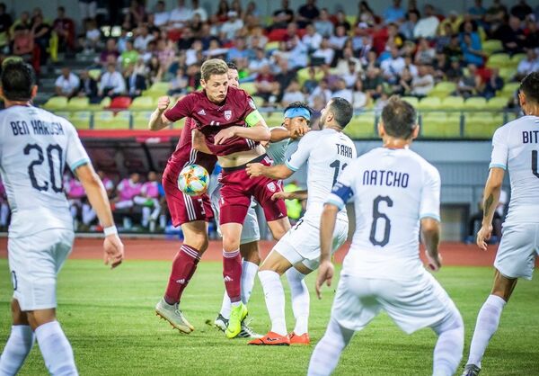 УЕФА возбудил дело против Латвии из-за расизма в матче с Израилем  - Sputnik Латвия