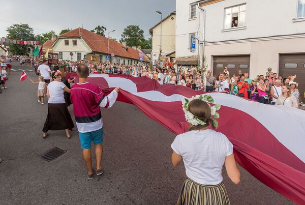 Голый забег и другие летние радости: календарь главных фестивалей сезона в Латвии Голый забег и другие летние радости: календарь главных фестивалей сезона в Латвии - Sputnik Латвия