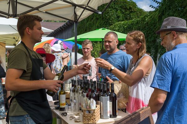 Голый забег и другие летние радости: календарь главных фестивалей сезона в Латвии Голый забег и другие летние радости: календарь главных фестивалей сезона в Латвии - Sputnik Латвия