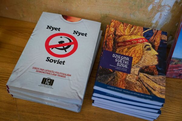 Латыши такие нетолерантные: всемирный день беженцев Латвия отметила в своем стиле - Sputnik Латвия