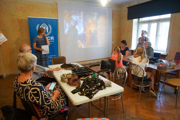 Латыши такие нетолерантные: всемирный день беженцев Латвия отметила в своем стиле - Sputnik Латвия