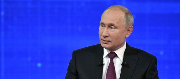 Прямая линия с президентом России Владимиром Путиным - Sputnik Латвия