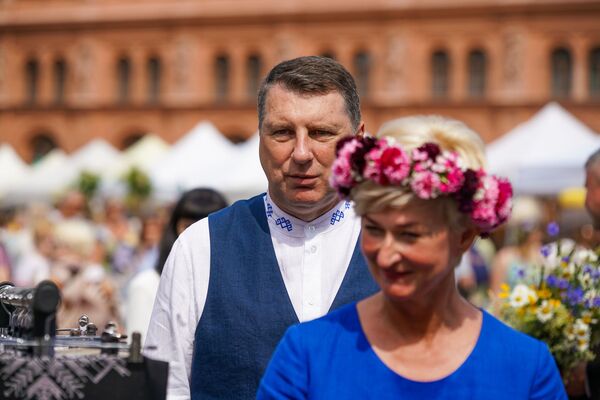 Президентский бал в разные годы: скромность, пышность и скандалы - Sputnik Латвия